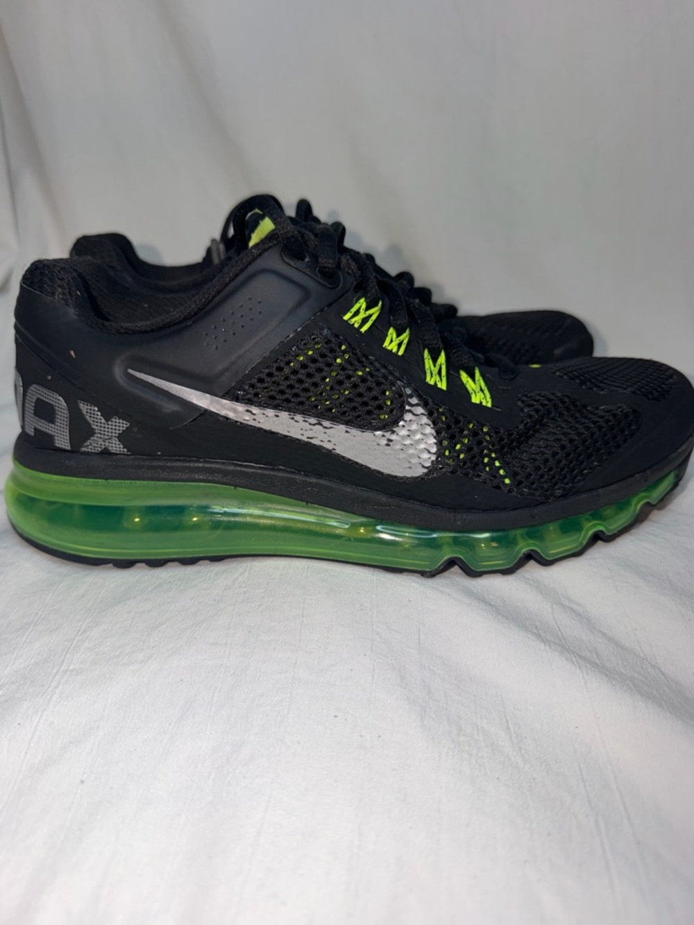 Nike Air Max 2013 (GS) "Black Volt" – Youth/Grade School Size 6Y - Picture 4 of 8